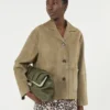 Veste courte en daim, couleur boue