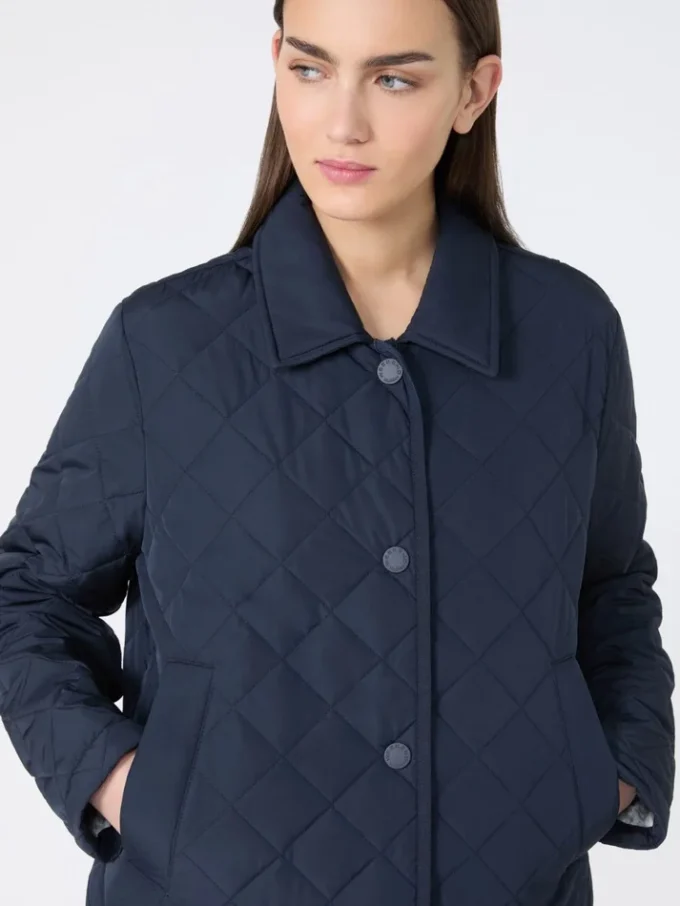 Veste courte matelassée en tissu déperlant, bleu marine Veste courte matelassée en tissu déperlant, bleu marine