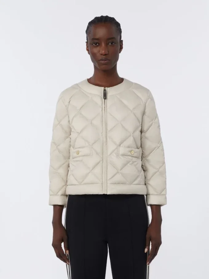 Veste courte matelassée en toile hydrofuge, couleur sable Veste courte matelassée en toile hydrofuge, couleur sable