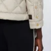 Veste courte matelassée en toile hydrofuge, couleur sable Veste courte matelassée en toile hydrofuge, couleur sable