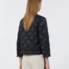 Veste courte matelassée en toile hydrofuge, noire