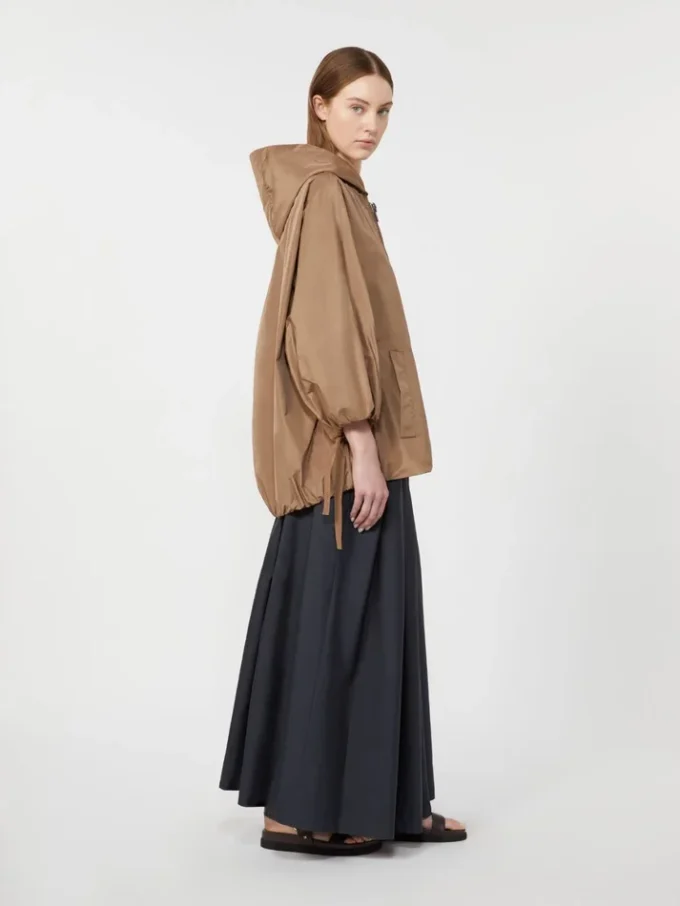 Veste en taffetas déperlant, couleur camel Veste en taffetas déperlant, couleur camel