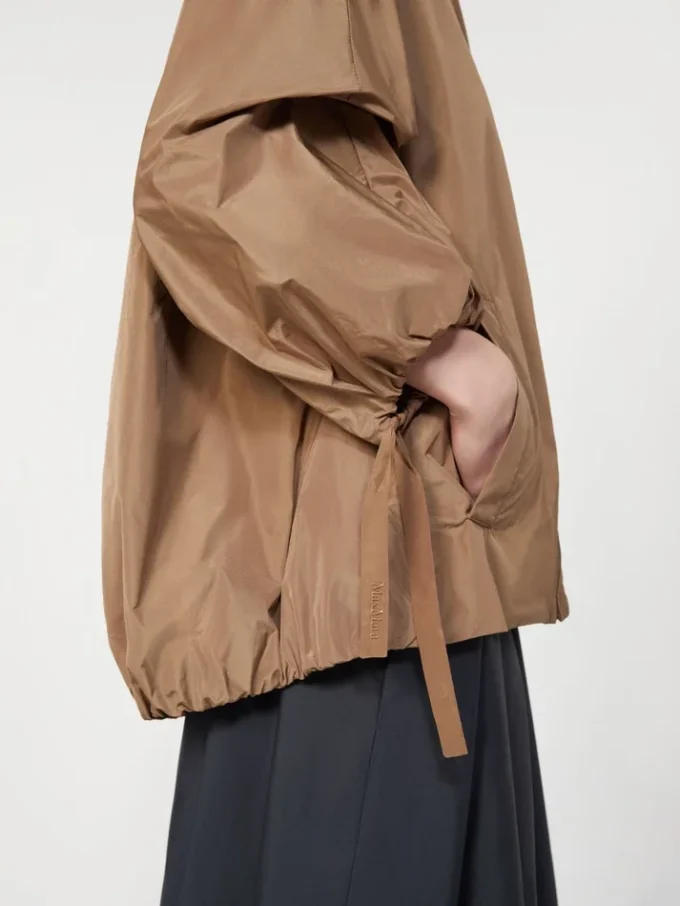 Veste en taffetas déperlant, couleur camel Veste en taffetas déperlant, couleur camel