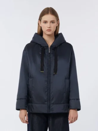 veste matelasse capuche en toile dperlante bleu nuit 2 330x440 - Veste matelass&eacute;e &agrave; capuche en toile d&eacute;perlante, bleu nuit