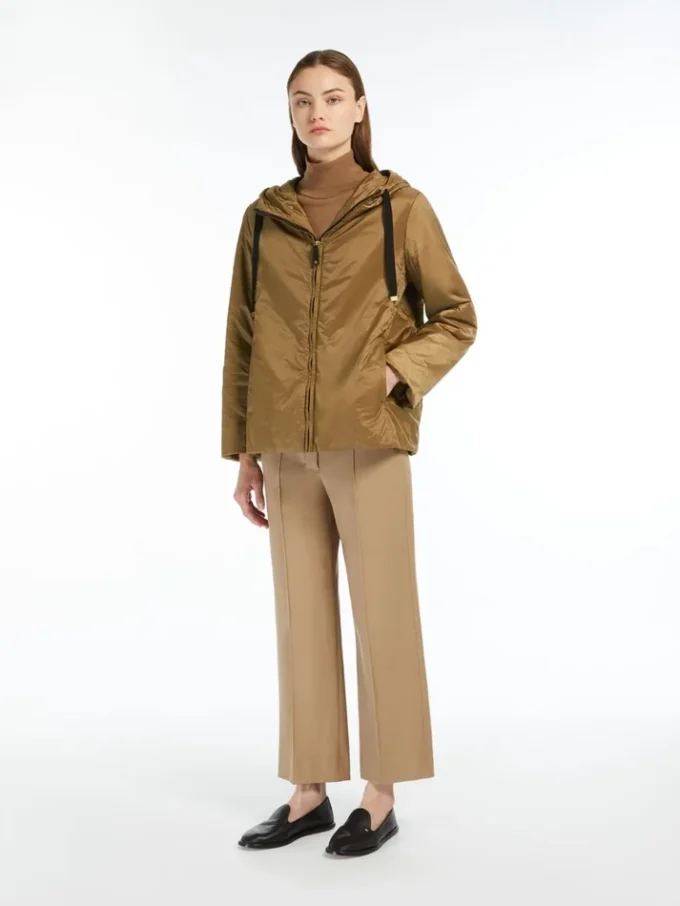 Veste matelassée à capuche hydrofuge, couleur caramel Veste matelassée à capuche hydrofuge, couleur caramel