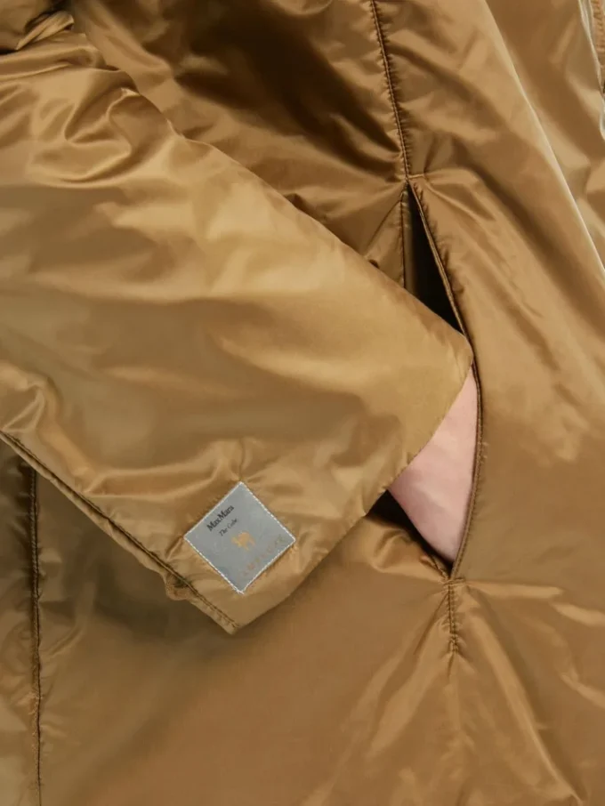Veste matelassée à capuche hydrofuge, couleur caramel Veste matelassée à capuche hydrofuge, couleur caramel