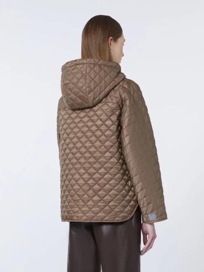 Veste matelassée en toile matelassée déperlante, couleur tabac Veste matelassée en toile matelassée déperlante, couleur tabac