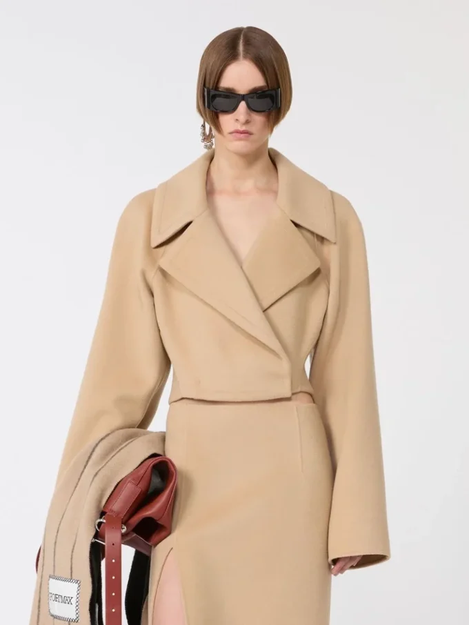 Vêtement d’extérieur court en Pure Wool, couleur caramel Vêtement d’extérieur court en Pure Wool, couleur caramel